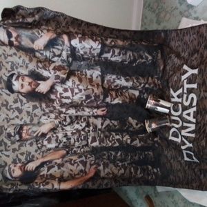 Duck Dynasty polyester blanket w/ 2 cups